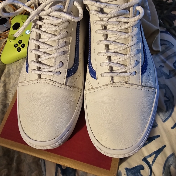 VANS OLD SKOOL, LEATHER TOP SNEAKERS. - Picture 2 of 10